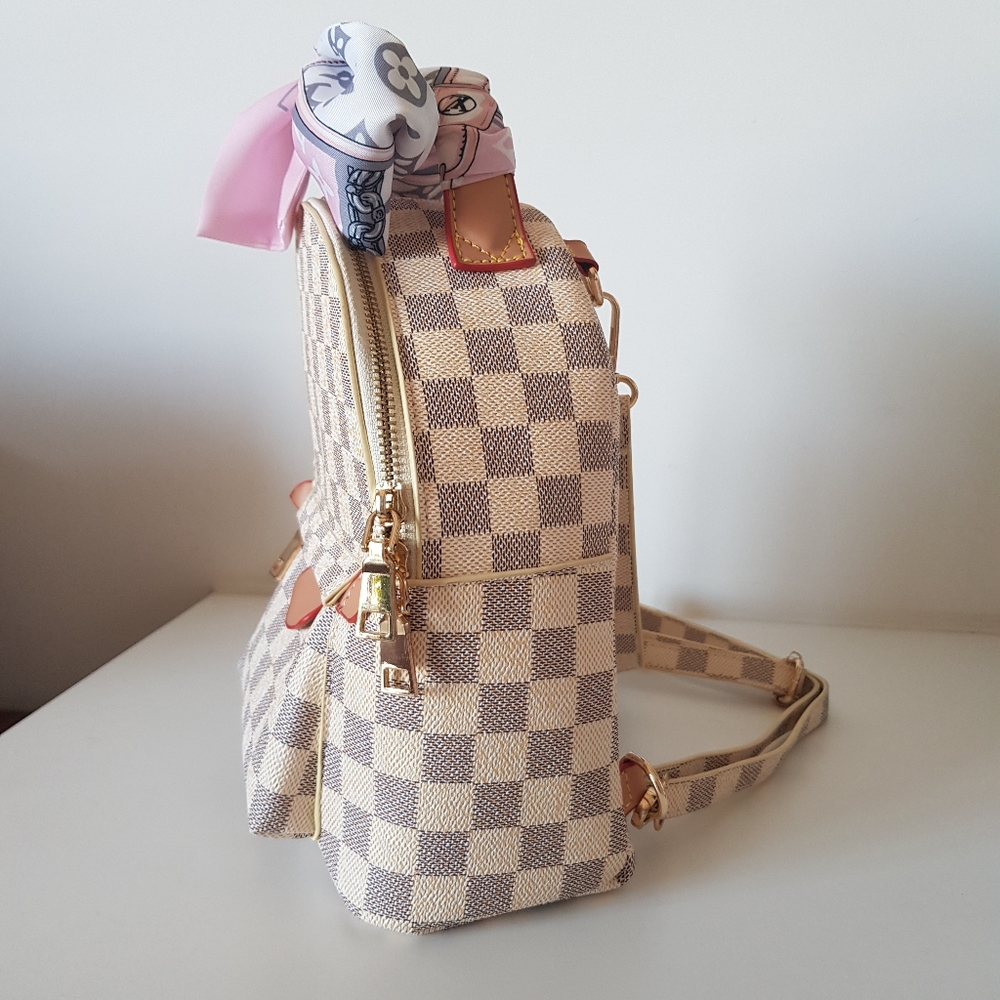 Luxury style Backpack - Picture 2 of 9